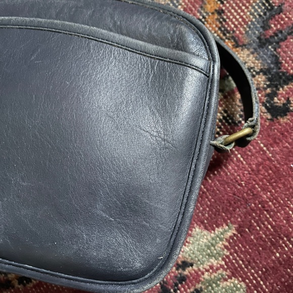 Coach Vintage Crossbody Navy Leather Rectangular Zipper Closure Soft - Picture 3 of 9